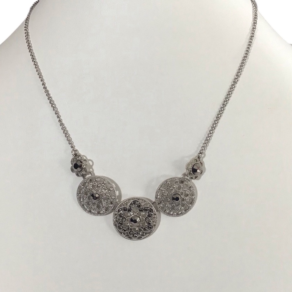 Liz Claiborne Necklace Silver Tone Chain Gems Fashion Costume Jewelry